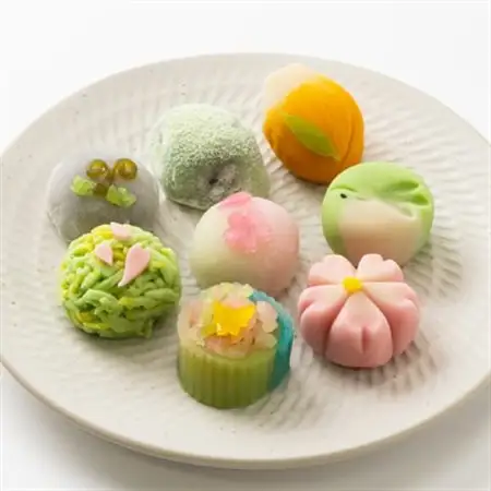 季節の上生菓子12個セット【配送不可地域：離島】【1500932】