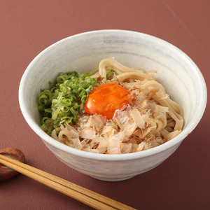宗田節うどんを楽しむセット（宗田節うどん 200g×4、卵かけご飯専用宗田節 10g、だし醤油用宗田節 20g、宗田節だしつゆ（3倍濃厚）300ml）【R01046】