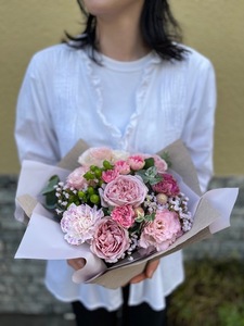 6か月 お届け お楽しみ！ 季節 の アレンジメント 「Medium」 | 花 アレンジ タイプ 高さ約26cm 横幅約23cm