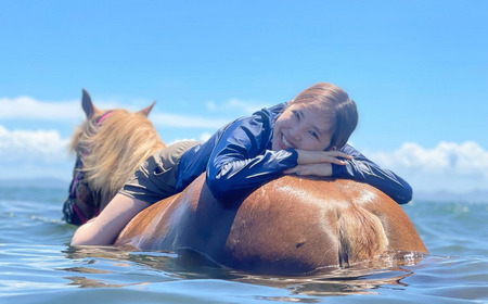 乗るだけの乗馬から、馬と一緒に楽しむ 乗馬 へ 三浦の海で 馬と一緒 に 海水浴  ～ 海馬 ： うみうま 90分 ～ M106-002 チケット 体験