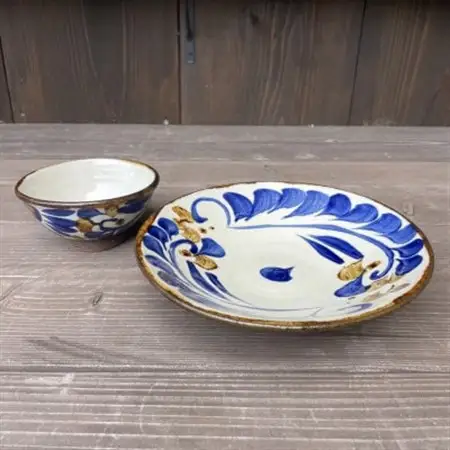 やちむん 唐草紋様(染付)青 2点セット〈7寸皿・茶碗〉【1506703】