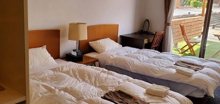 ゆたか海の駅とびしま館 宿泊券 1泊2食付き 二人一室プラン(2名様) ku164-002-r