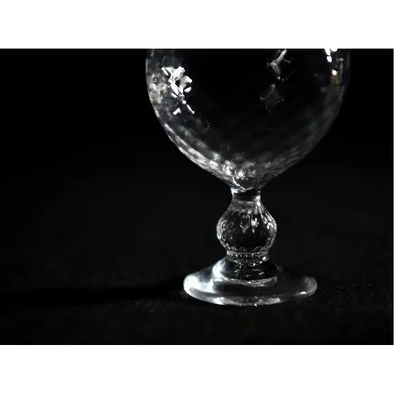 パイナップル柄ワイングラス（1脚）〈ガラス パイナップル柄ワイングラス ワイングラス コップ グラス 工芸品 食器 日用品 〉 