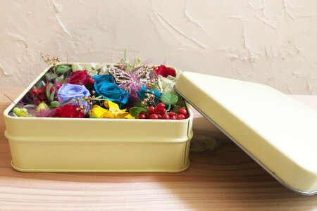 プリザーブドフラワー 花 フラワー缶スクエア 12cm×12cm×4cm [littleprincess 石川県 宝達志水町 38600808]