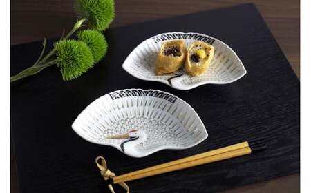 有田焼 錦鶴絵 鶴型 銘々皿 2枚セット【丸兄商社】食器 器 うつわ 皿 取皿 縁起物 鶴 ツル お祝い お正月 おせち ハレの日 35000円 3.5万円 A35-660