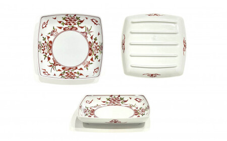 有田焼 赤絵万暦 角皿 M 17cm 24to3【西富陶磁器オリジナル】食器 器 うつわ 和食器 皿 中皿 取皿 角皿 盛皿 プレート お祝い ハレの日 手描き 赤 A24-193