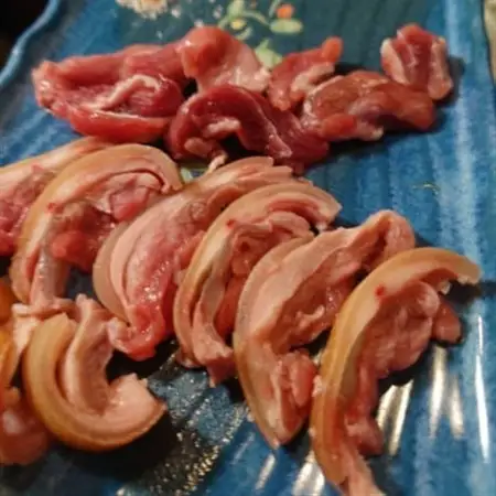 今帰仁生まれの「美らヤギ」刺し身2パック 山羊汁2パック【配送不可地域：離島】【1504567】