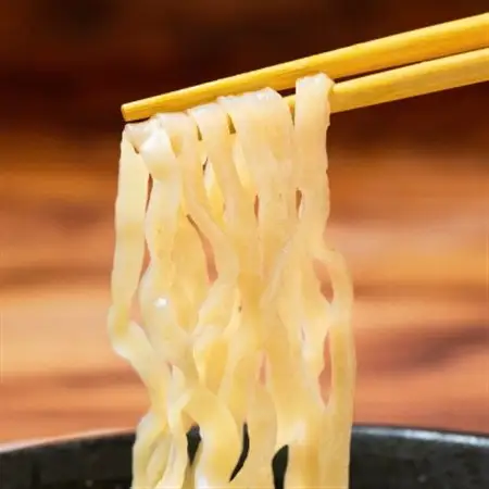 【太生麺の沖縄そば】ちょーでーぐぁ 特製本ソーキ入り 4食セット【配送不可地域：離島】【1523010】