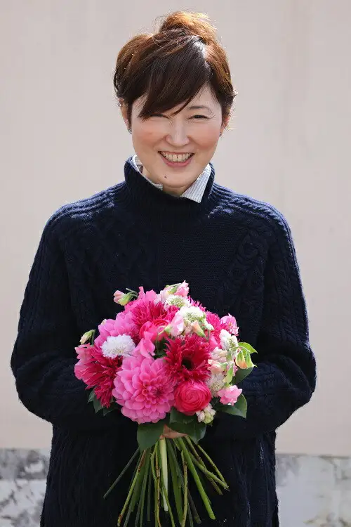 季節の花束と花瓶のセット　Sサイズ【季節の花束と花瓶 Sサイズ 世界らん展 フラワードリームジャパンカップ 国内主要コンテスト受賞 贈り物 フラワーライフ 生活の彩 お部屋の彩 神奈川県 小田原市 花 花】