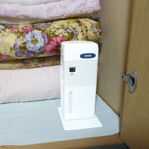 コンパクト除湿機　QS-502 ※離島への配送不可