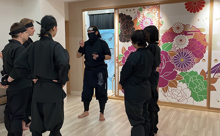 体験 東京 プロの殺陣師が担当する 忍者修行コース 1名様 忍者体験 忍者 写真 動画 撮影 体験チケット 券 チケット 利用券 旅行 スポーツ アクション ギフト プレゼント アニメ 漫画 ゲーム 小説 武器 コスプレ 推し活 オタ活 マンガ 東京都 豊島区