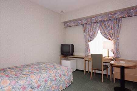 【D7051】北海道士別市「士別inn翠月」宿泊券 ( 1泊 1名朝夕食・1,000円分相当のお土産付) 宿泊 宿泊券 朝食 夕食 シングル 大浴場 地元食材 旅行 トラベル 【株式会社翠月】