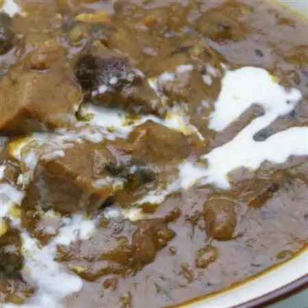 牛たん・小松菜入り牛すじカレー　約500g×1パック【配送不可地域：離島】【1407023】