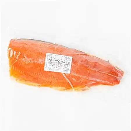 デカっ!びっくりサイズのスモークワインサーモンホール(半身)約1kg×1パック_スモークサーモン 大サイズ ワインに合う 鮭 高級_【配送不可地域：離島】【1287530】