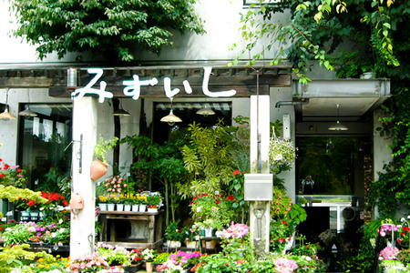 枯れない花《赤色ベース》老舗花屋の一点物！オリジナルプリザーブドフラワー