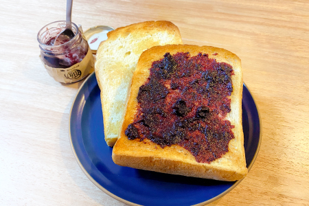 減塩食パンと自家製ジャムのセット【朝食 食ぱん 生食 ぱん ブレッド 朝ごはん トースト ブルーベリー ジャム 手作り 減塩 添加物 不使用】