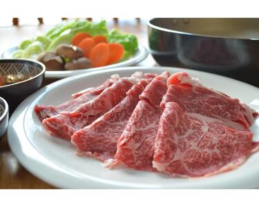 【えりも短角牛】牛肩ロースすき焼き【er007-003】えりも 短角牛 希少 品種 赤身 ヘルシー 国産 北海道産 牛肩 肩肉 人気