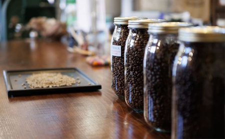 コーヒー 丁寧にハンドピックされたこだわりのコーヒー豆100g×3種類(中深～深煎り) 珈琲 コーヒー豆 珈琲豆 豆 焙煎 自家焙煎 セット 豆