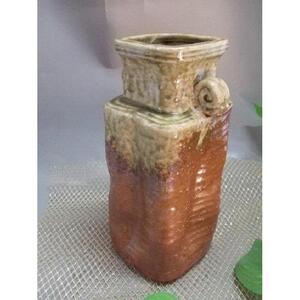 【信楽焼】四角耳付花入れ　花入　花器　花瓶　nha-033