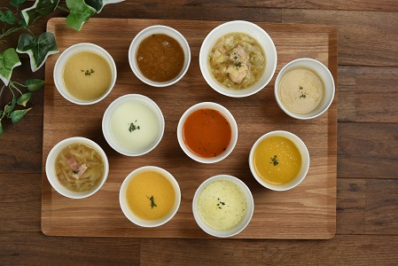 KUREHAの【人に優しい佐賀野菜のスープ】10袋 佐賀県 佐賀市 冷凍スープ 野菜スープ 添加物不使用スープ トマト かぼちゃ さつまいも キャベツとベーコン キャベツと有田鶏 スナップエンドウ ブロッコリー じゃがいも 人参 玉ねぎ ：B255-002