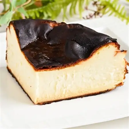 濃厚バスクチーズケーキ　15cm  北海道産クリームチーズと生クリームを贅沢に使用_菓子・スイーツ ケーキ  _【配送不可地域：離島】【1538669】