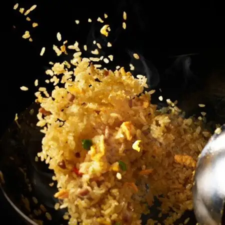 喜神菜館　鉄鍋直火中華　五目炒飯　8食入り(2食入×4袋)_惣菜・加工品 レトルト  _【配送不可地域：離島】【1520586】