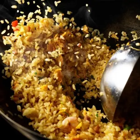 喜神菜館　鉄鍋直火中華　五目炒飯　16食入り(2食入×8袋)_惣菜・加工品 レトルト  _【配送不可地域：離島】【1520588】