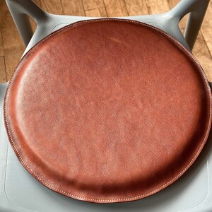 67-9 国産牛革 レザークッション 座布団（ブラウン・ハニーゴールドステッチ）