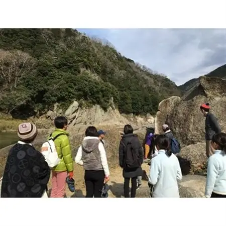 【笠置町】青空の下でアウトドアボルダリング体験【1201944】