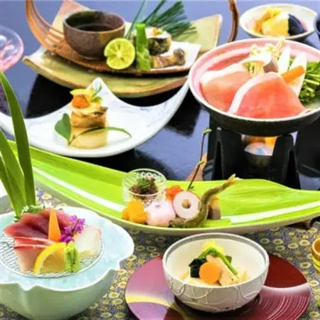 1泊2食ペア宿泊券(平日利用)【1300310】
