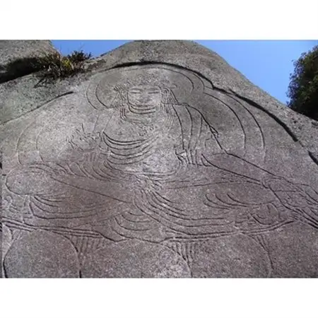 笠置寺住職と体験。巨石を巡る「笠置山修行場巡り」【1200672】