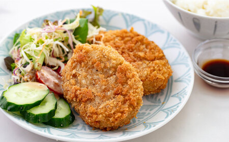 【全3回定期便】カレーコロッケ 40個 3.4kg ころっけ 冷凍 揚げ物 惣菜 コロッケ 横須賀 弁当 かれー カレー【有限会社丸伸商事】 [AKFH027]