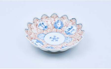 有田焼 文青 丸紋花弁紋 菊形6.5寸皿 18cm【まるぶんオリジナル】食器 器 うつわ 磁器 和食器 皿 プレート 取皿 中皿 フルーツ皿 菊皿 初期伊万里 赤絵 お正月 ハレの日 手描き 食洗機対応 30000円 3万円 A30-822