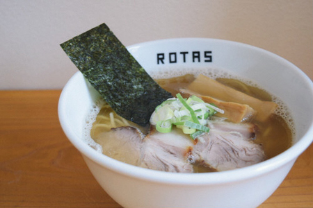 ラーメン４種とギョーザセット　（煮干ラーメン・正油クラッシック・豚そば・まぜそば・ゲーシーギョーザ）