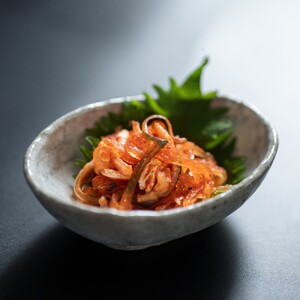 魚屋が作る 珍味3点セット 剣先イカ塩辛 赤ナマコ酢 ふぐ皮キムチ 冷凍 山口県 長門市 仙崎 国産 配送日指定 日時指定  (10133)