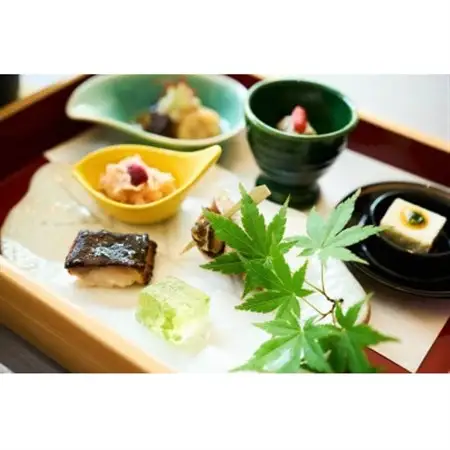 源泉かけ流し棟方志功ゆかりの宿　 1日1組限定　茶室でまったり2名1室1泊2食付き会席料理プラン_旅行券・チケット  宿泊券 _【1548587】