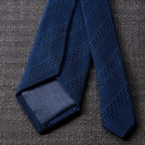 【kuska fabric】手織りネクタイ 【ネイビー】高級 シルクネクタイ