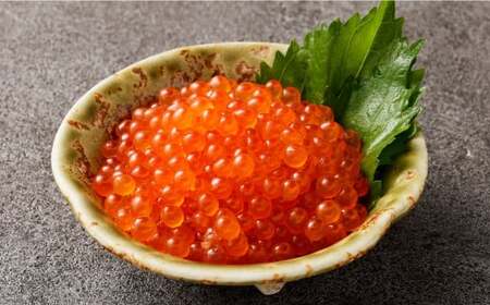 【3ヶ月定期便】【北海道産原料使用】いくら醤油漬けとほたて貝柱の海鮮丼セット 約300g×3回 合計約900g 海鮮 いくら いくら醤油漬け ホタテ 貝柱 海鮮丼 小分け 定期