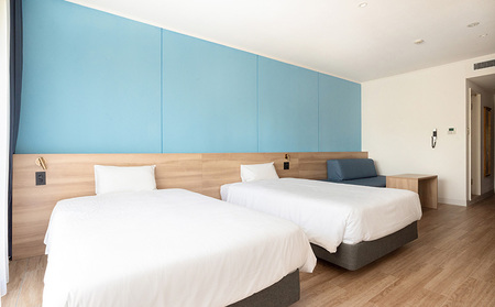 【ウォーターマークホテル沖縄 久米アイランド】スタンダードツイン 2名様(1泊夕朝食付) ご宿泊券 