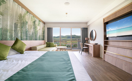 【ウォーターマークホテル沖縄 久米アイランド】デラックスキング 2名様(1泊朝食付) ご宿泊券