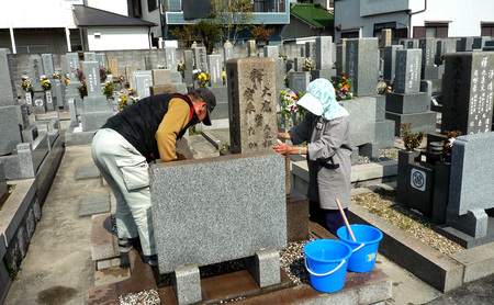 墓地の清掃 お墓 墓地 墓 掃除 お掃除 清掃 代行 清掃代行 お掃除代行 草むしり 草取り お墓参り サービス 播磨町 兵庫県