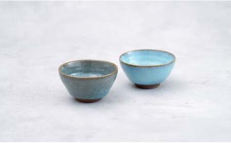 有田焼 貫入月白ぐい呑 2色セット【梶原大敬 茂正工房】和食器 食器 うつわ 器 青磁 ぐい呑み ぐいのみ 酒器 おちょこ 盃 作家 手仕事 ろくろ 2個 セット 青磁 貫入 月白 青 ギフト プレゼント 35000円 A35-311