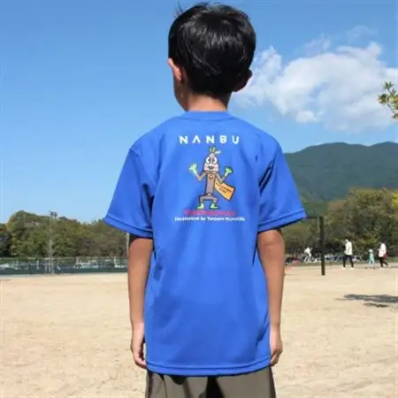 【限定】宮西達也先生『タケノコマン』デザインこどもTシャツ　ロイヤルブルー　JS　(男女兼用)【1561356】