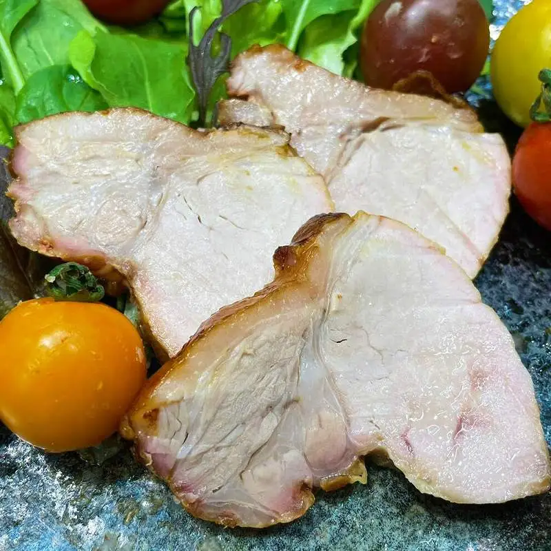 手造り焼豚 脂の入ったロース 脂度数2~4(300g)《 国産 焼豚 ロース 豚肉 本格 焼豚 おすすめ こだわり 》【2401A08902】