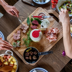 【おいしい食卓セット】白カビドライソーセージ＆シャルキュトリー＆スイーツ 計5品セット 潮トマト おつまみ 盛り合わせ お取り寄せ ギフト デザート 北海道 せたな町 ふるさと納税