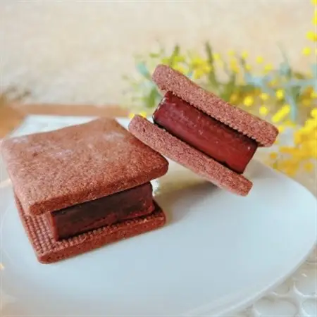 濃厚生チョコ咲く咲くココアクッキーサンド8個入り【配送不可地域：離島】【1564749】