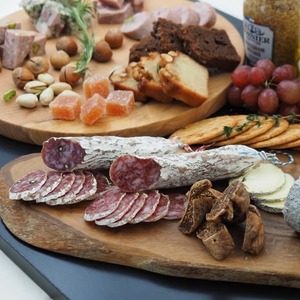 【おつまみに最適】白カビドライソーセージ(フェンネル) サッカム3 豚肉 発酵 熟成 北海道 せたな町 ふるさと納税