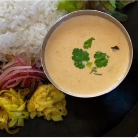 シャンディニヴァースカフェ　ココナッツカレー(冷凍) 2人分_惣菜・加工品 カレー  _【配送不可地域：離島】【1533715】