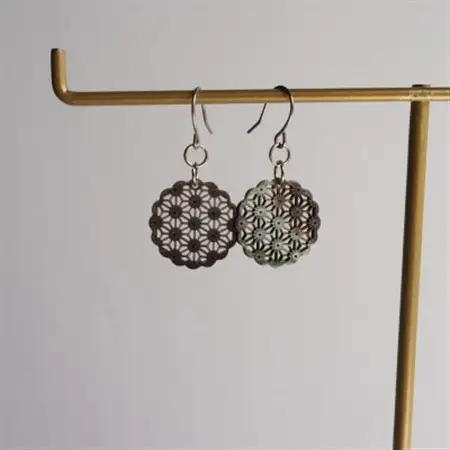 黒蝶貝のレース彫刻「麻」ピアス_装飾品・工芸品 ピアス・イヤリング アクセサリー _【1237887】