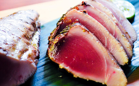 【高知大丸おすすめ品】土佐沖キハダマグロ藁焼きたたき 約600g (5-6個)【株式会社高知大丸】[ATEZ010]